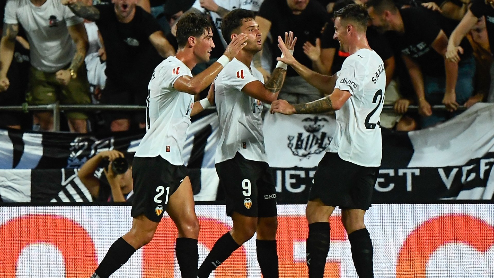 Nhận định soi kèo Valencia vs Oviedo lúc 02h00 ngày 30/9/2025