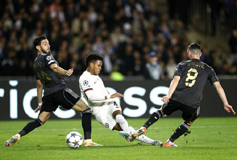 maresca-thang-than-sau-cu-nga-tai-elland-road-chelsea-bi-vuot-troi-toan